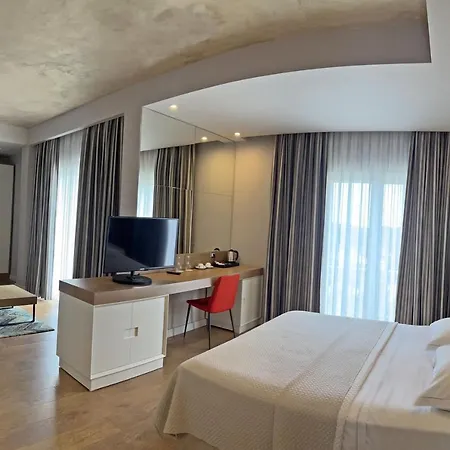 Resort Sandy Golem (Tirana)