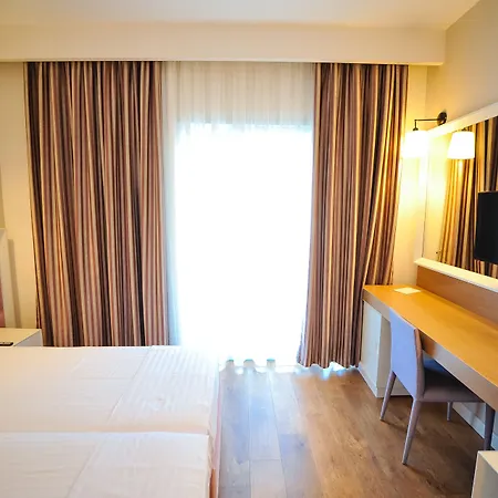 Sandy 4* Golem (Tirana)