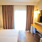 Sandy 4* Golem (Tirana)