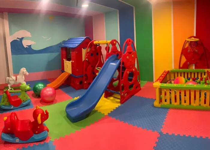 Sandy Golem (Tirana)