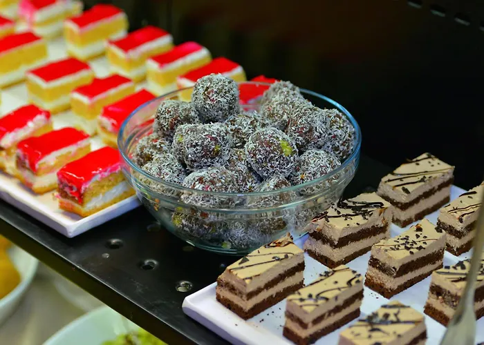 Sandy Golem (Tirana)